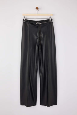 Siyah Suni Deri Zincir Kemer Detayl? Straigt/Duz Kesim Pantolon TWOSS26PL00027