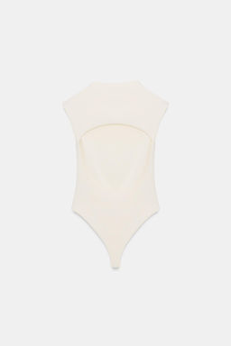 BODY STRETCH CUT OUT / Blanco roto