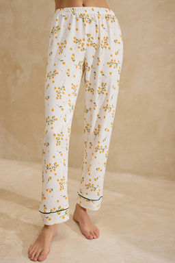 Beyaz Cicekli Biyeli Burumcuk Dokulu Orme Pijama Tak?m? THMSS26PT00020 - Trendyolmilla фото 3