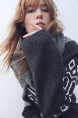 Jersey en punto jacquard con cuello perkins - H&m фото 2