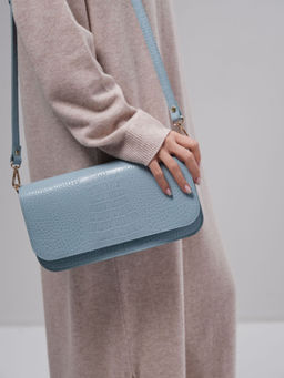 Сумка кожаная багет Deboro 30138 голубая вода