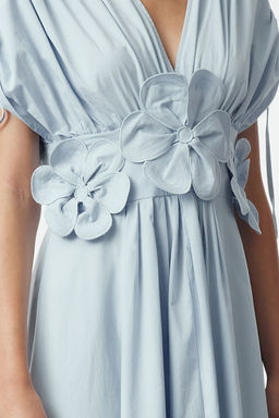 Trendyolmilla Ac?k Mavi 3 Boyutlu Cicek Detayl? Poplin S?k Abiye Gece Mezuniyet Elbisesi TPRSS24EL00282  фото 9