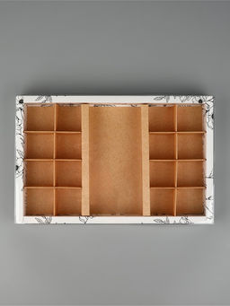 Цена за 5 шт. Коробка под 16 конфет и шоколад, кондитерская упаковка С любовью 28.5?18.5?3 см