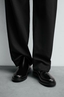 LEATHER CHELSEA BOOTS