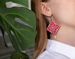 Klart набор для вышивания 10-507 Серьги квадратные. Красный орнамент 4.5 х 4.5 см