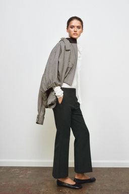 PANTAL?N CROPPED FLARE ZW COLLECTION / Gris oscuro - Zara фото 3