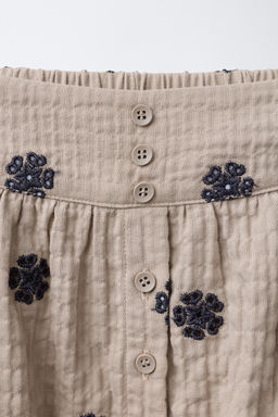 EMBROIDERED TEXTURED SKIRT