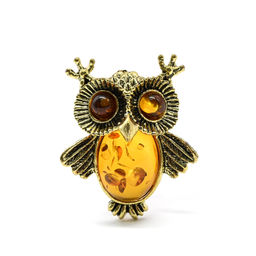 Брошь в виде Совенка в металле с янтарем 32*38мм цв.коньячный