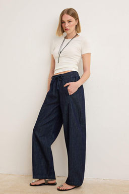 Koyu Mavi Yuksek Bel Barrel Jeans TWOSS26JE00328 - Trendyolmilla фото 2
