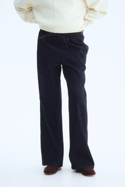 Pantal?n denim con cord?n de ajuste