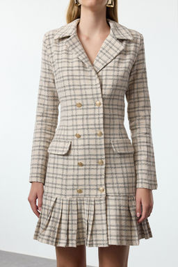 TRENDYOLMILLA Siyah Etegi Volanl? Dugme Detayl? Tuvit Dokuma Elbise TWOAW23EL00870 фото 20