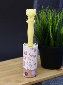 Ролик для чистки одежды "Yellow volumetric bear", 10 см*60 листов