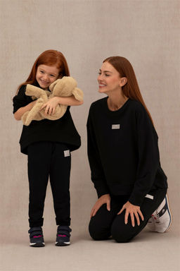 Черные спортивные штаны для девочек Неожиданная скидка в корзине