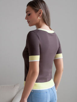 Джемпер с V-вырезом с коротким рукавом из вискозы