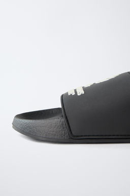 PALA BA?O UEFA CHAMPIONS LEAGUE ® GLOW IN THE DARK / Negro - Zara фото 6