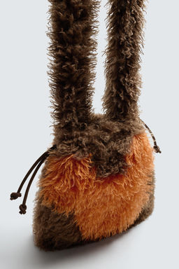 FAUX FUR SHOPPER BAG HARRY LAMBERT FOR ZARA X DISNEY  фото 3