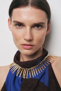 FISH BIB NECKLACE