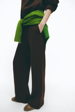 SOFT STRAIGHT-LEG TROUSERS