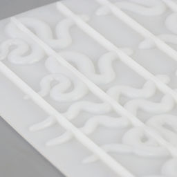 Молд силиконовый «Змейки» 16,5 х 14,8 х 1 см