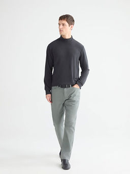 Dik Yaka Erkek Sweatshirt