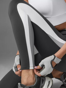 Лосины спортивные моделирующего кроя