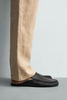 MOCASIN PIEL DESTALONADO / Negro
