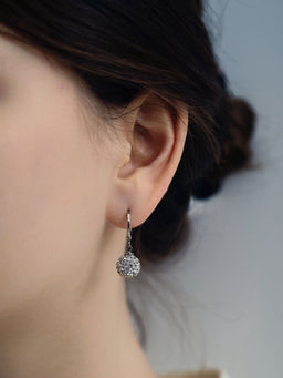 Серьги со стразами Шамбала сияние, белые в серебре