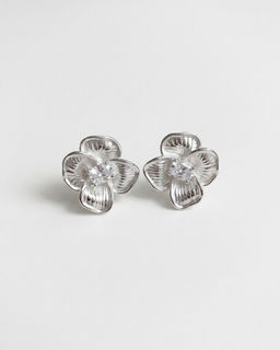 Стильные серьги