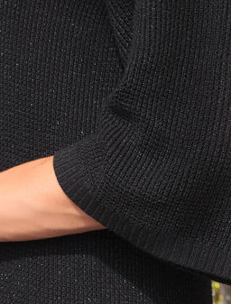 Платье из вискозы фактурной вязки с мягким люрексом - Vilatte фото 2