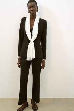 SCARF TIE BLAZER