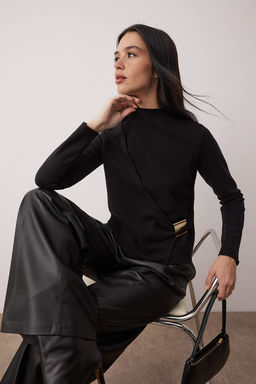 Siyah Selanik Aksesuar Detayl? Anvelop Uzun Kollu Orme Bluz TWOAW26BZ00115