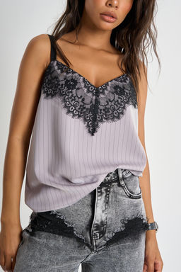 Топ в полоску с кружевной вставкой тауп