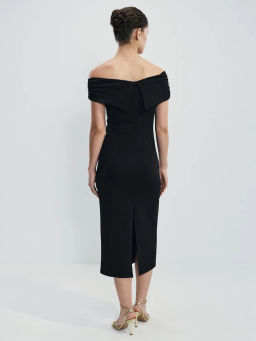 Платье миди с открытыми плечами / Zarina