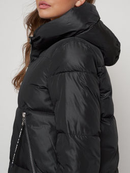 Пальто утепленное с капюшоном зимнее женское черного цвета 13816Ch - Visdeer фото 16