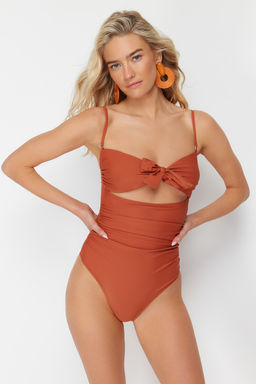 TRENDYOLMILLA Siyah Straplez Cut Out/Pencereli Hipster Mayo TBESS22MA0001 фото 4