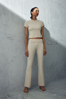 Pantalon acampanado de punto