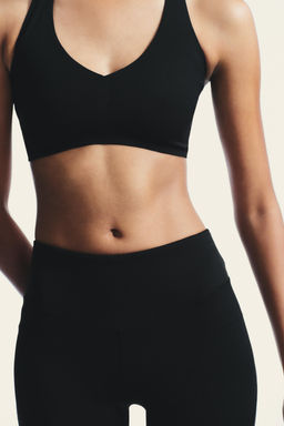 SEAMLESS POLYAMIDE TOP - Zara фото 2