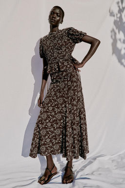 FALDA MIDI BORDADOS / Marr?n / Crudo