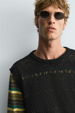 CUTWORK KNIT VEST