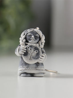 Брелок "Девушка с бубном" маленькая, 4см