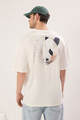 Ekru Oversize/Genis Kesim S?rt Hayvan Bask?l? %100 Pamuk T-Shirt TMNSS25TS00117