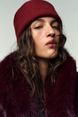 SHORT FAUX FUR COAT WITH FIREMAN CLASPS - Zara фото 3