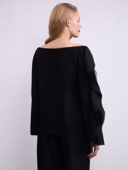 Трикотажная блуза с воланом по рукаву / Zarina  фото 5