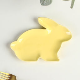 Блюдо керамическое сервировочное Доляна «Милашки. Зайка», 17,8×12,8×1,5 см, цвет жёлтый
