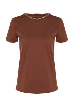 Kahverengi %100 Pamuk Kontrast Dikis Detayl? Basic Bisiklet Yaka Orme T-Shirt TWOSS19AD0085