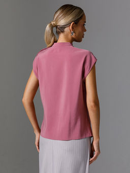 Блузка со спущенным плечом