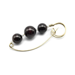 Брошь-булавка от сглаза с гранатом 60*23мм.