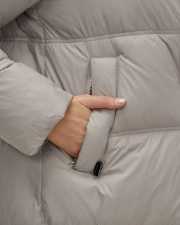 Пальто зимнее утепленное с капюшоном женское бежевого цвета 7618B