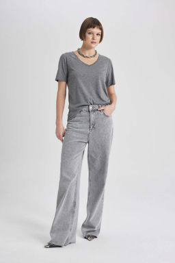 Футболка стандартного кроя с V-образным вырезом и короткими рукавами - Defacto фото 2