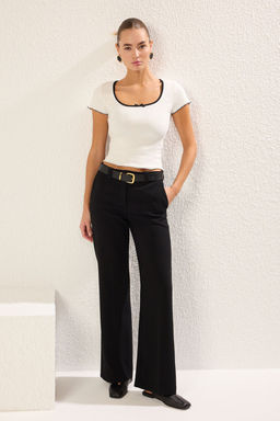 Trendyolmilla Ekru Fiyonklu Kontrast Biye Detayl? Fitted/Vucuda Oturan Fitilli Esenk Orme Bluz TWOSS25BZ00047  фото 2